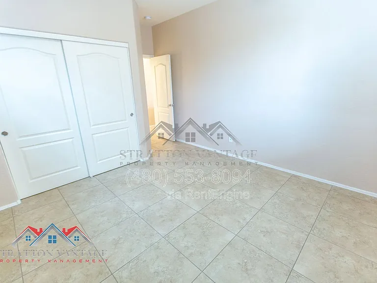 2728 E Megan St — Photo 20
