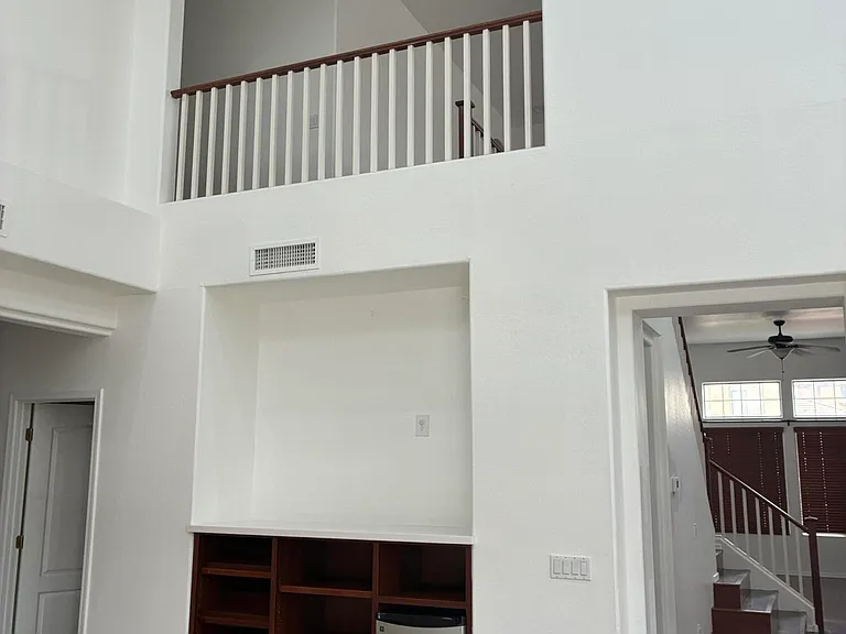 2741 W Redwood Ln — Photo 6