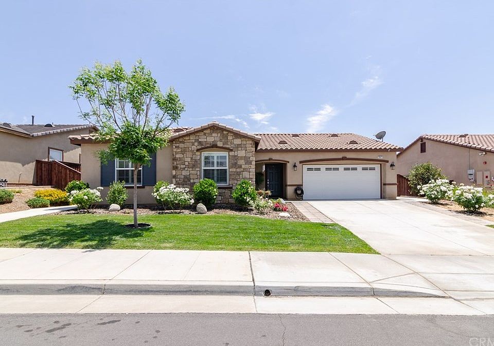 1st image of 25071 Roadrunner Ln