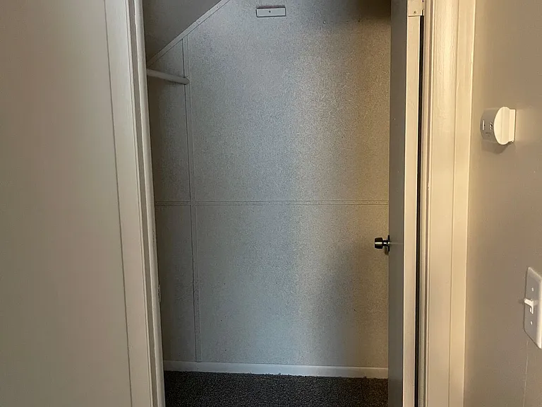 27 Howard Dr — Photo 6
