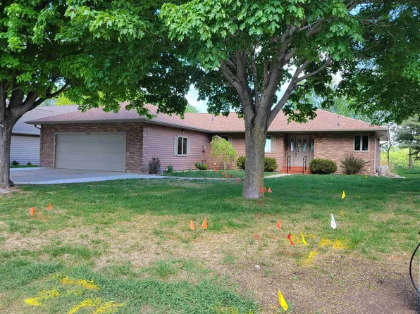 15404 215th Pl, Spirit Lake, IA 51360