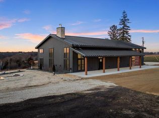 N23415 Oak Ridge Dr, Galesville, WI 54630