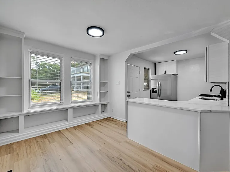 2305 Longview St — Photo 12