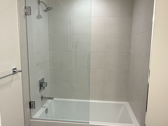 4th image of 3420 18th St APT 402
