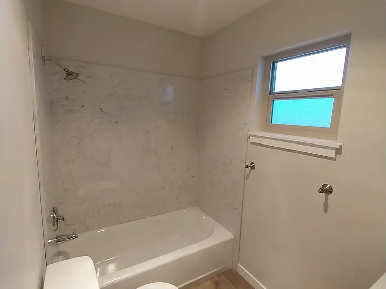 5029 Roosevelt Way NE — Photo 9