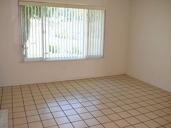 5th image of 2732 Clear Creek Ct