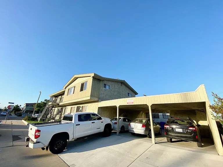 4681-4691 Kansas St — Photo 2