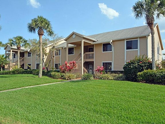 3rd image of 5825 Marina Dr APT 4