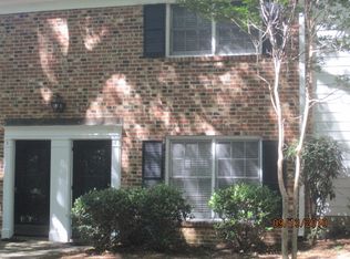 2800 E Carriage Dr, Winston Salem, NC 27106