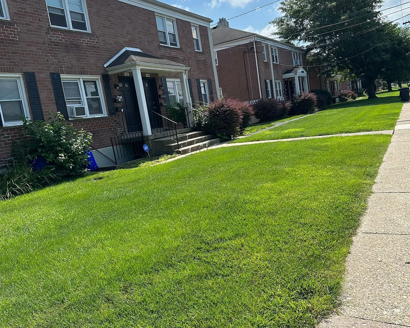 Modern Comfort Meets Everyday Convenience at Rock Street Gardens! — Photo 3