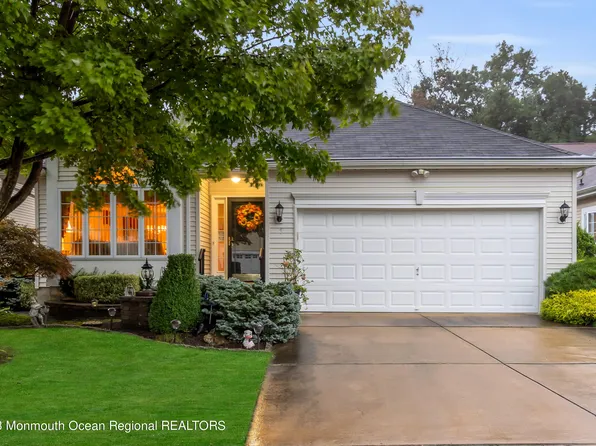 7 Seminole Court, Jackson, NJ 08527