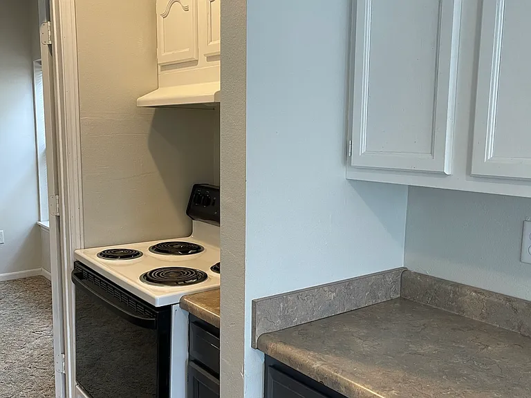 407 N Dubuque St #2 — Photo 3