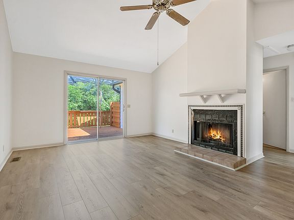 5th image of 715 Castle Dr #A & B