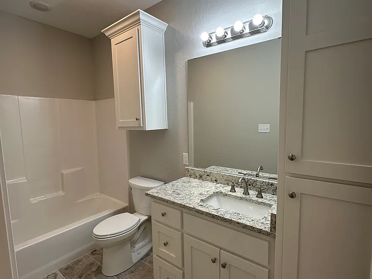 1605 Everwood Ct — Photo 14