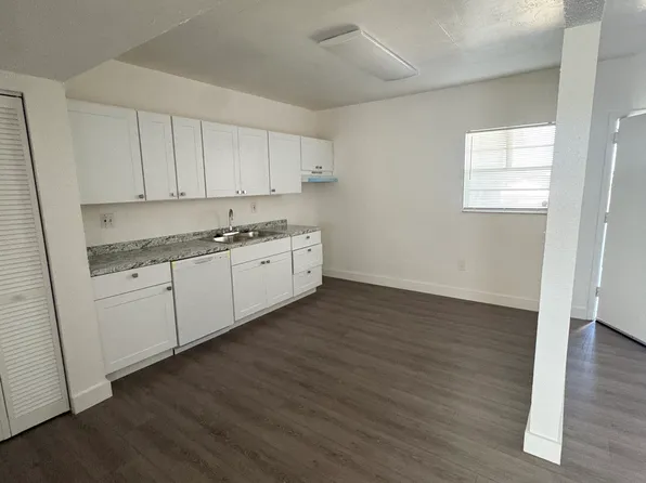 (undisclosed Address), Hollywood, FL 33023