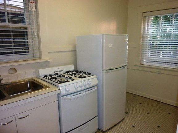 4th image of 1165 N Clarkson St APT 16