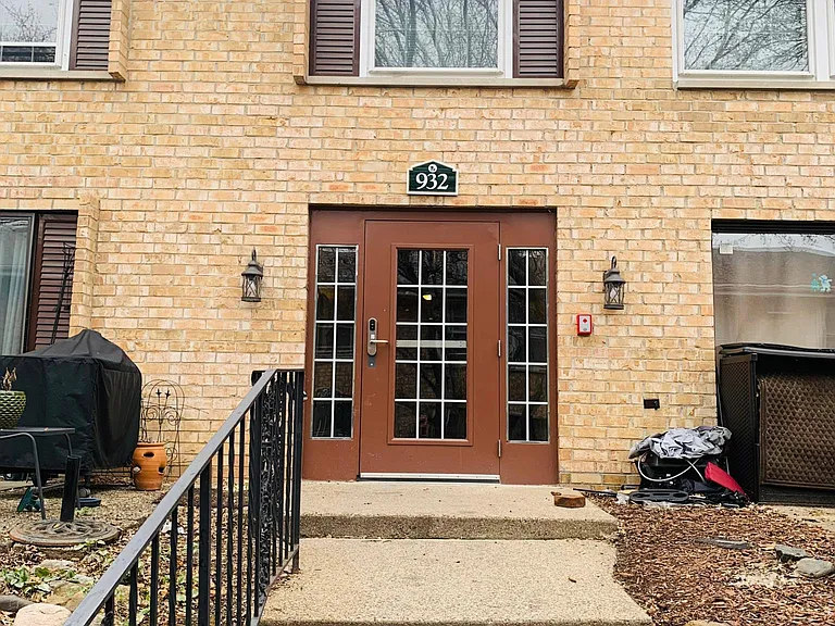 932 Westbrooke Way #8 — Photo 1