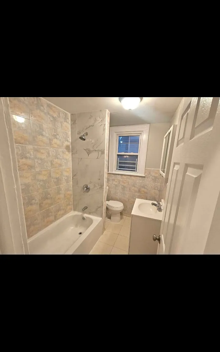3 bed, $2,150 — Photo 2