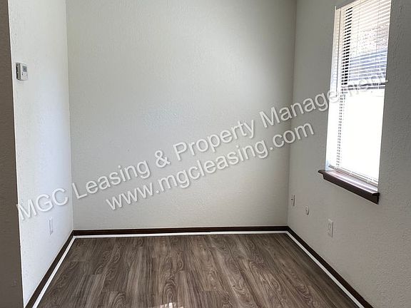 4th image of 303 SE Grand Ave #71691CA78