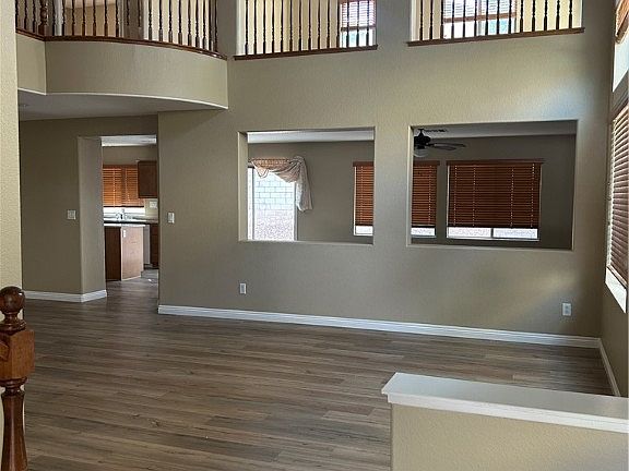 3rd image of 5587 Spruce Hill Ct