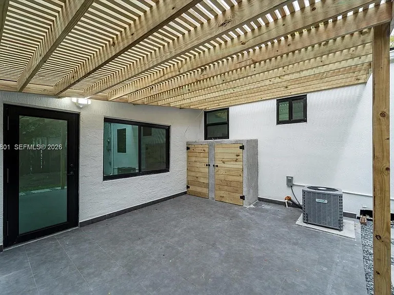 5220 SW 6th St — Photo 57