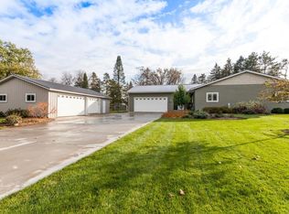 6157 1st St, Hartford, WI 53027