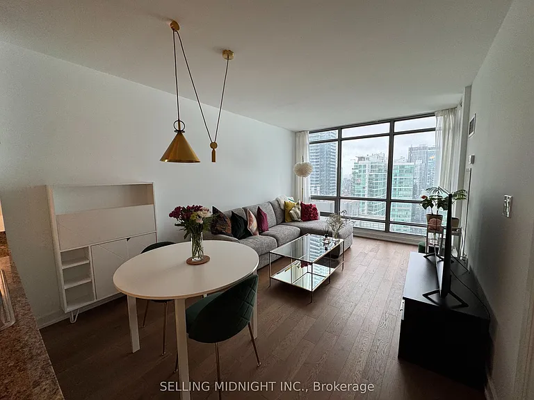 5 Mariner Ter #3609 — Photo 16