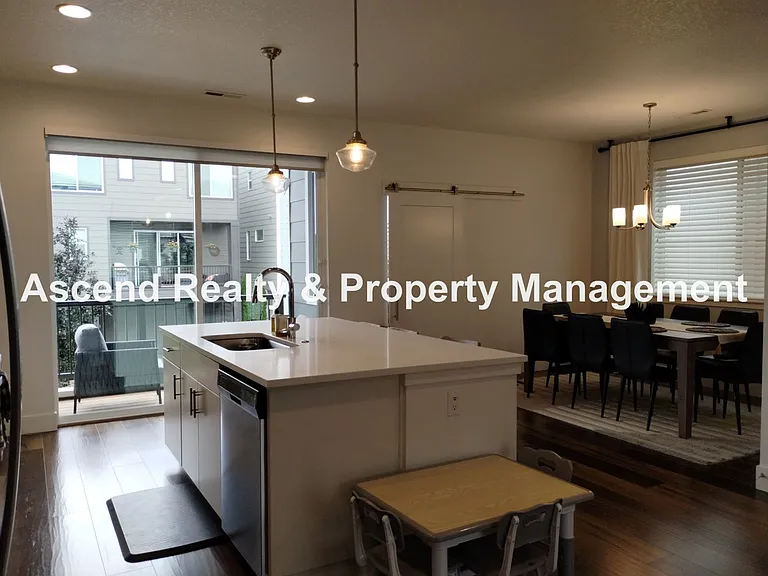 958 SW Adrian Ter — Photo 11