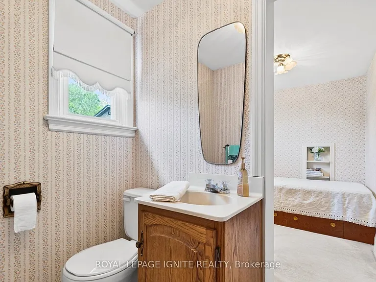 820 Simcoe St N #MAIN — Photo 13