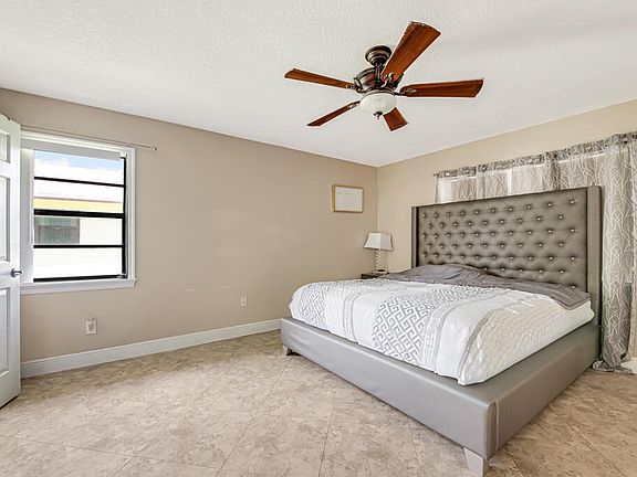 4th image of 4917 Luqui Court
