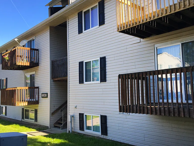 Oakwood Apartments — Photo 7