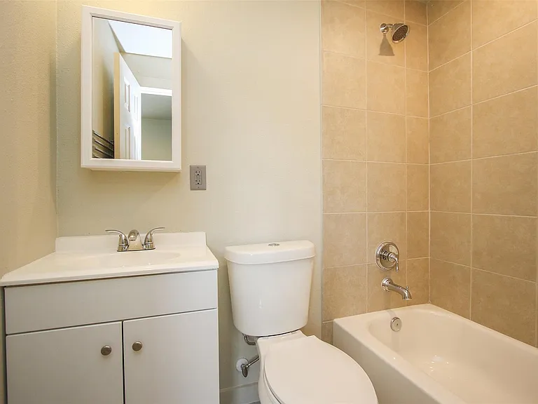 505 E 32nd St #1 — Photo 13