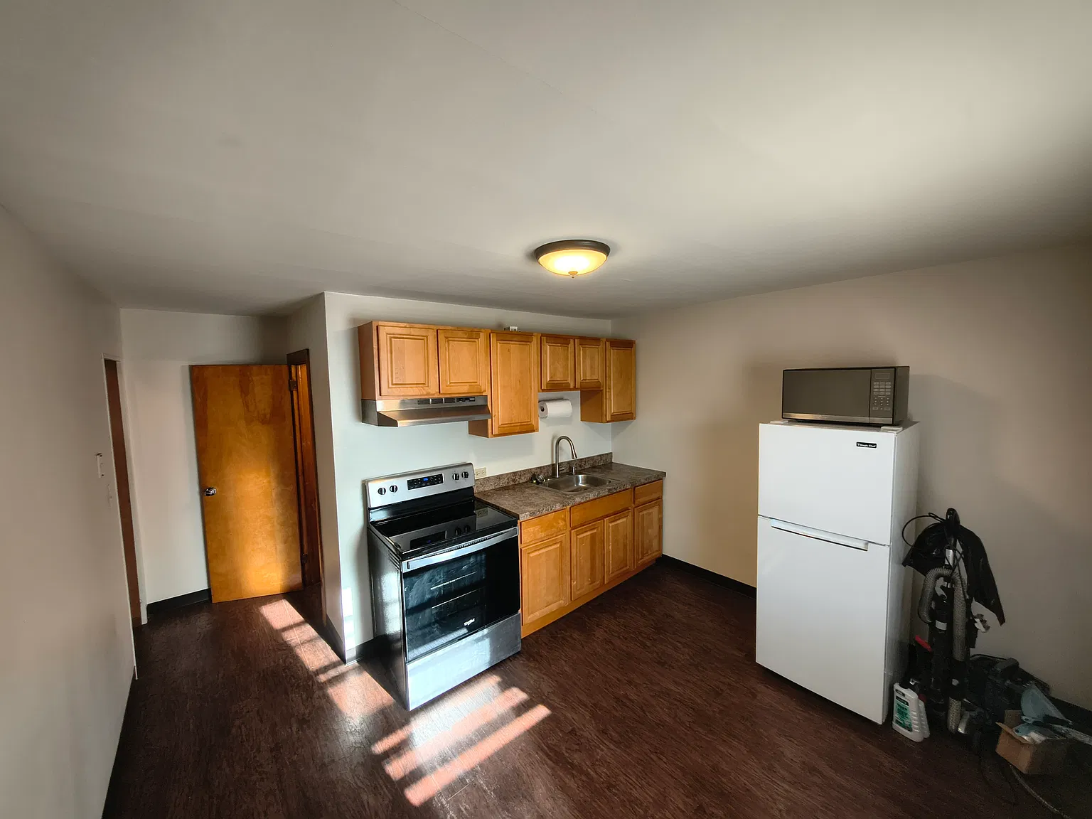 909 Crown Point Rd — Photo 1