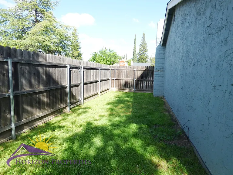 7928 Garry Oak Dr — Photo 28