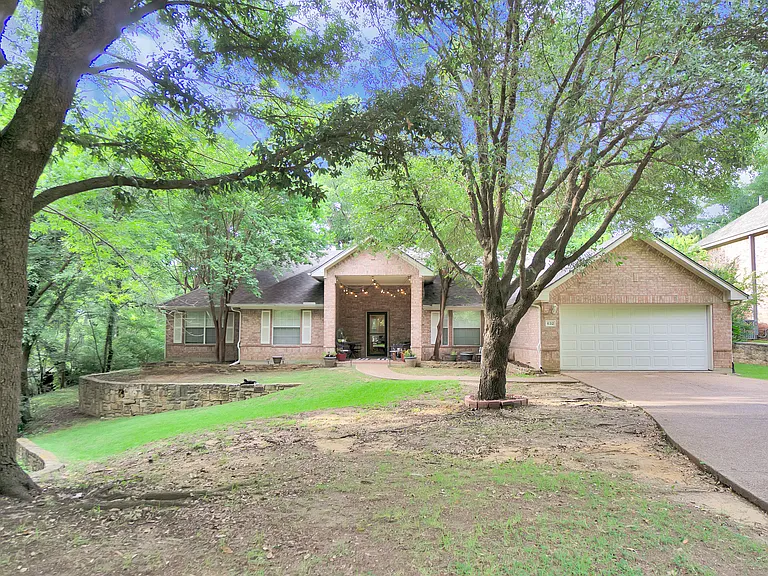 632 Creek View Dr — Photo 6