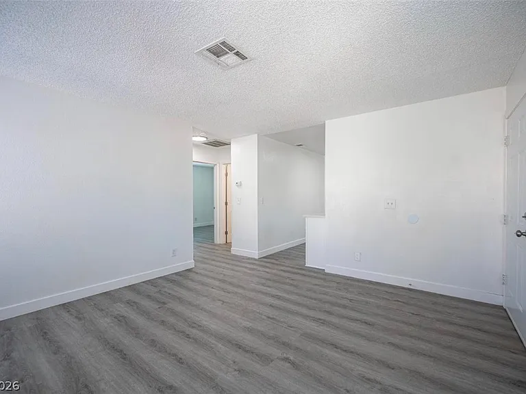 921 Snug Harbor St #D — Photo 4