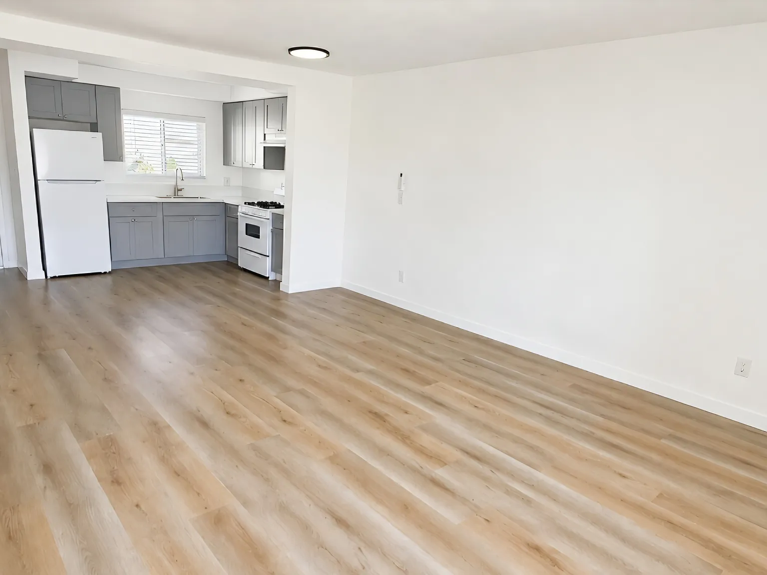 2 bed, 775 sqft, $2,250 — Photo 3