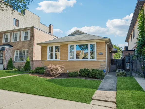2551 W Balmoral Ave, Chicago, IL 60625
