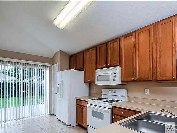 5th image of 6215 Skylarkcrest Dr