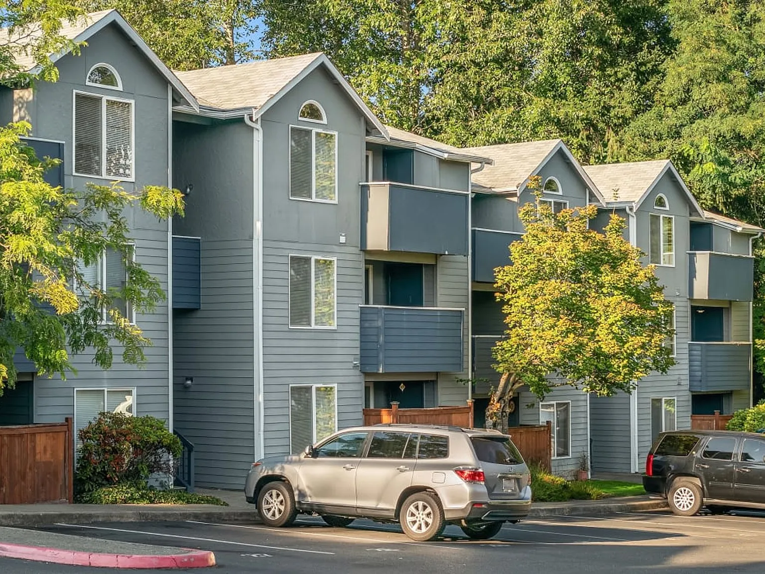 Spacious 2x2 Apartment Homes in Central Tacoma! — Photo 3