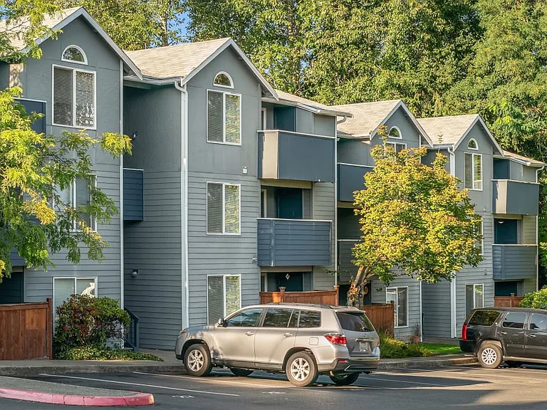 Spacious 2x2 Apartment Homes in Central Tacoma! — Photo 3