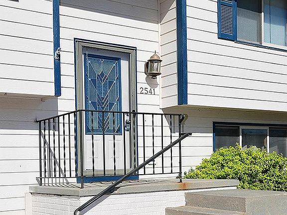 3rd image of 2541 NW 55th St