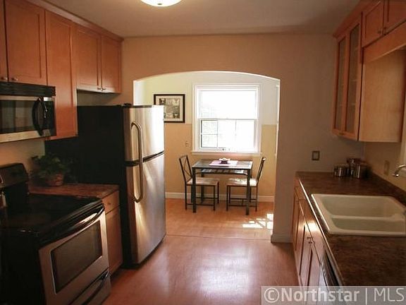 4th image of 2089 Eleanor Ave