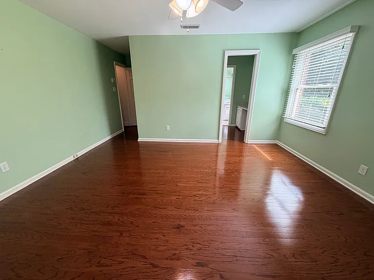 2311 Pinecliff Dr — Photo 11