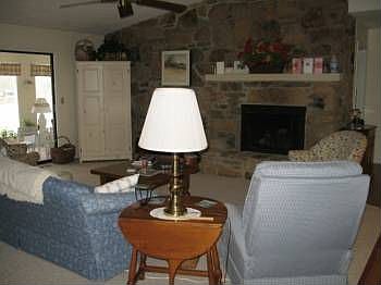 3rd image of 28 Winnebago Dr