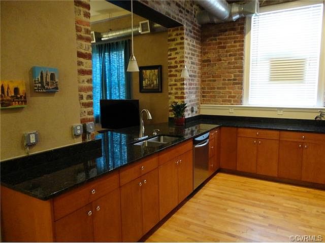 1st image of 2501 W Franklin St #4
