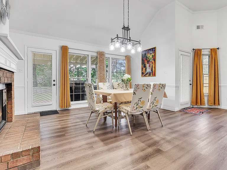 7650 Hedgington Dr — Photo 10