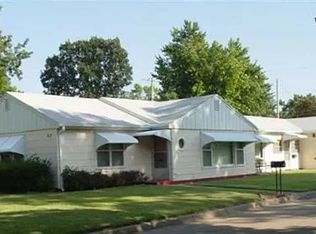 417 W Claflin Ave, Salina, KS 67401
