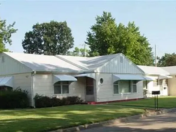 417 W Claflin Ave, Salina, KS 67401