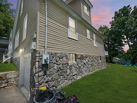 4th image of 124 Austin Ave